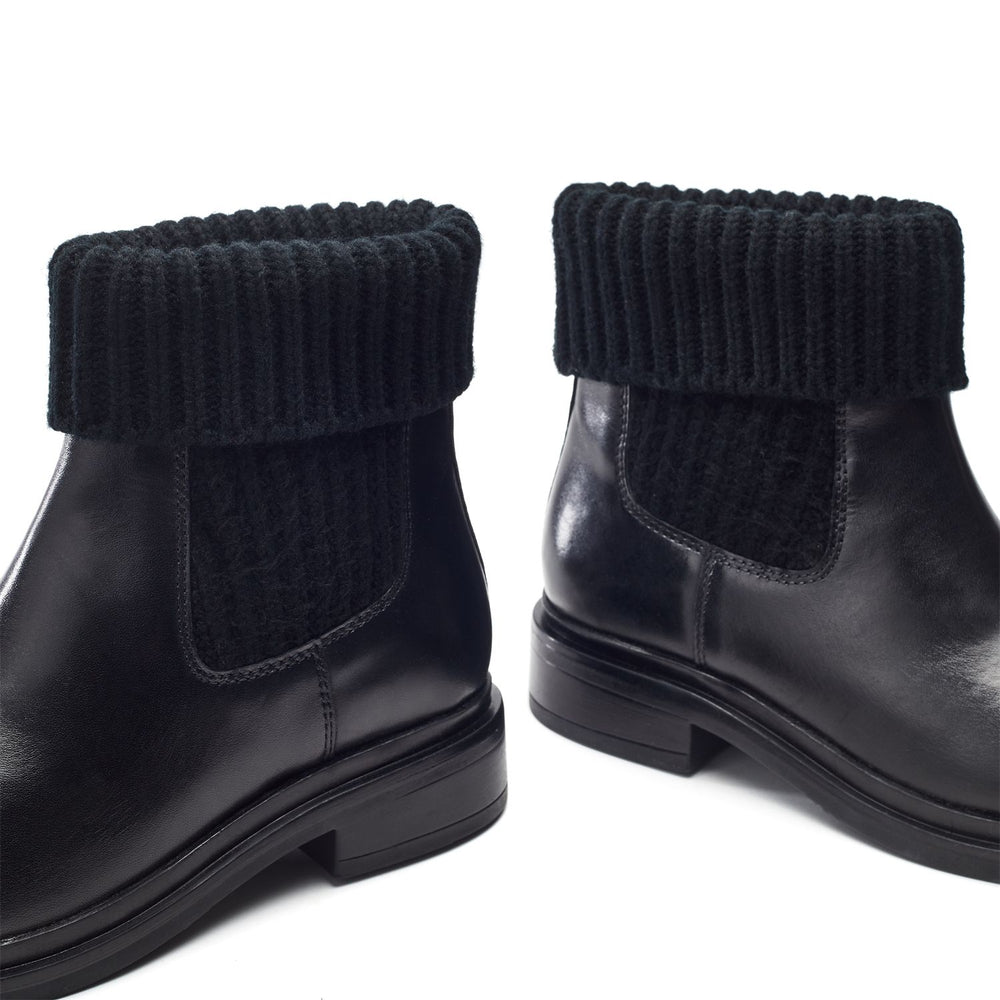 Ozarra Black Leather Boots