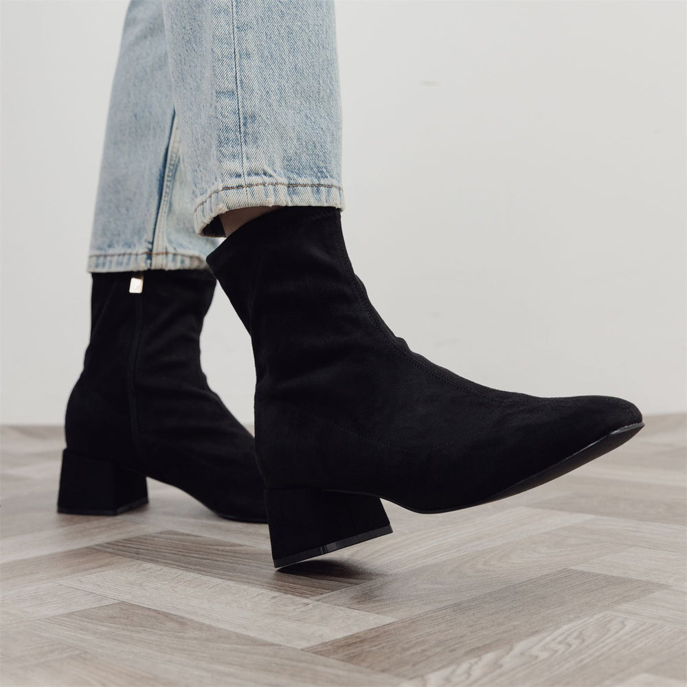 Ozzy Black Alcantara Alcantara Boots