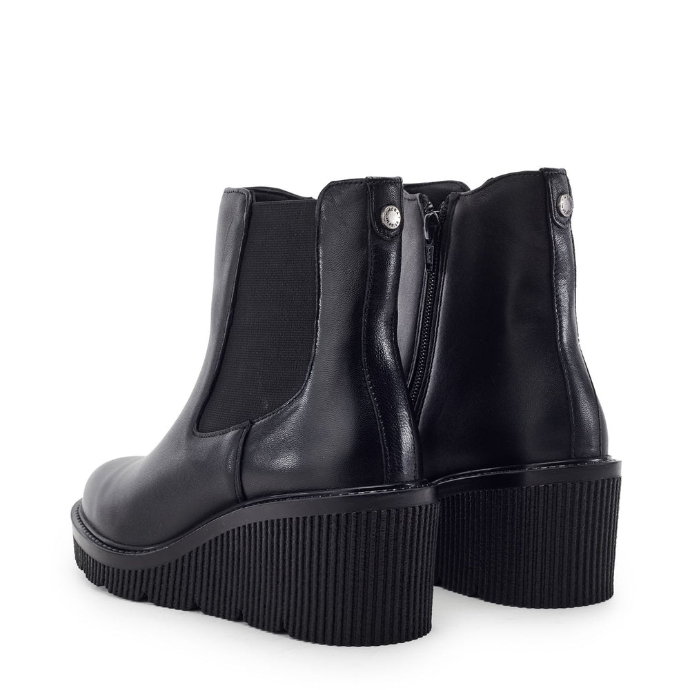 Parth Black Leather Boots