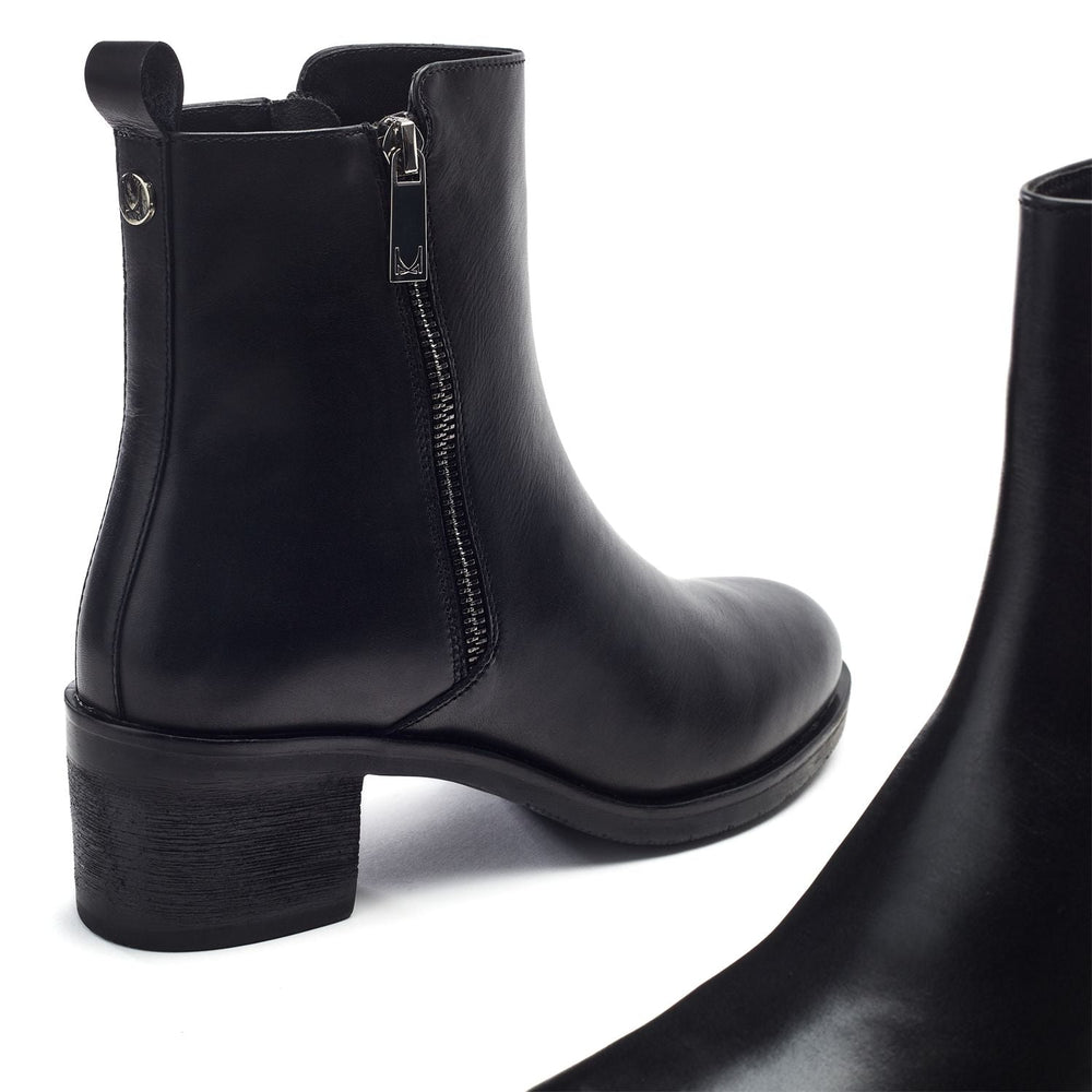 Patricio Black Leather Boots