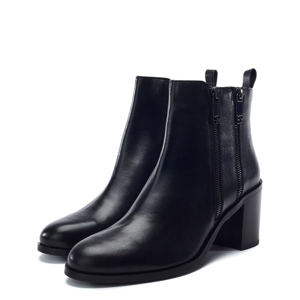 Peytona Black Leather Boots