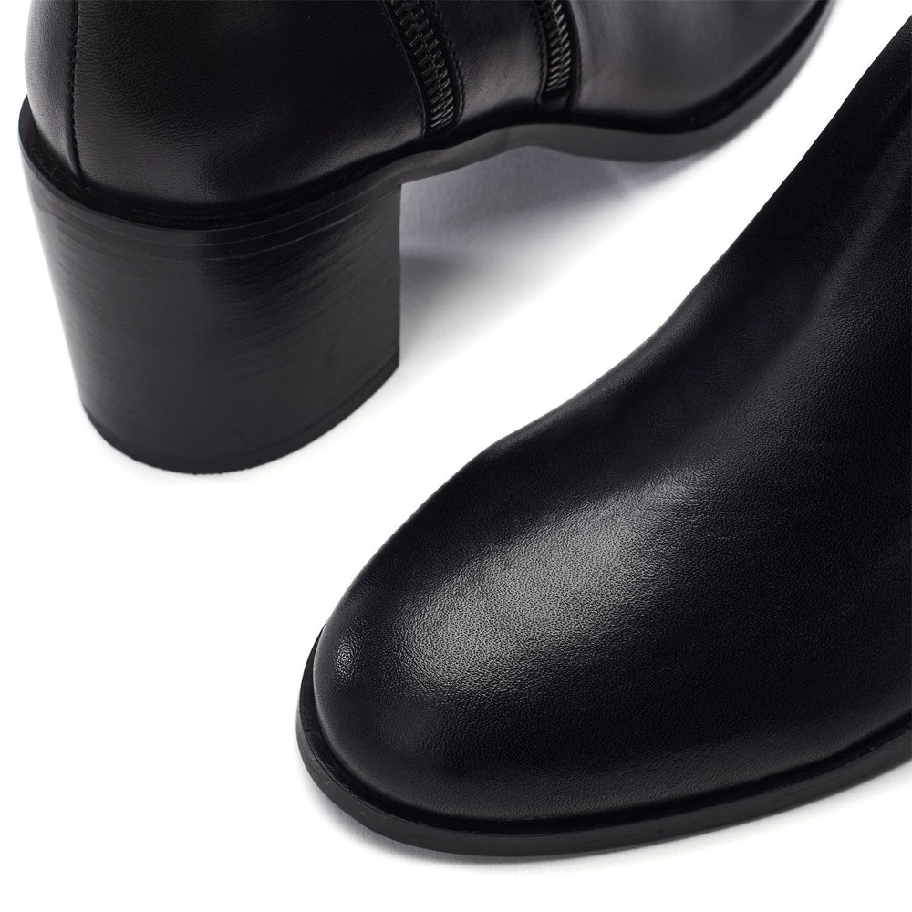Peytona Black Leather Boots