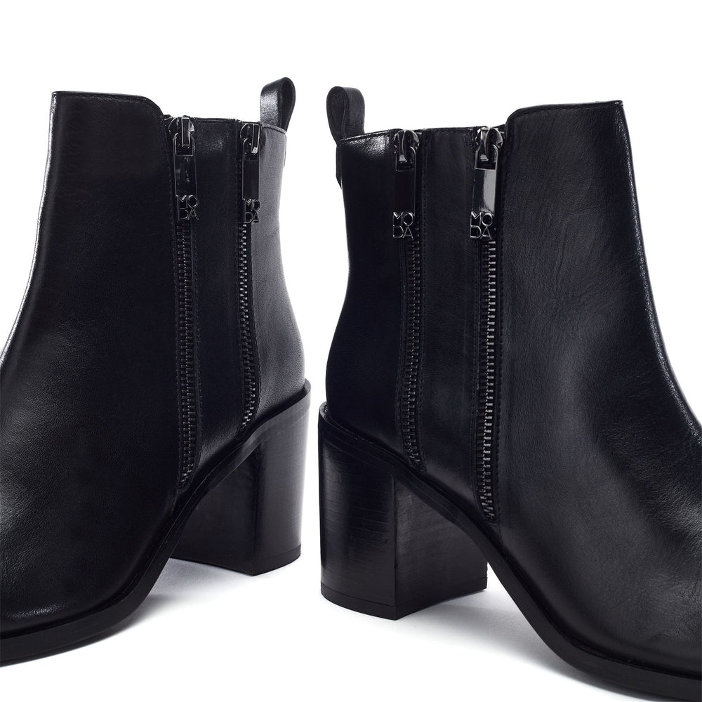 Peytona Black Leather Boots