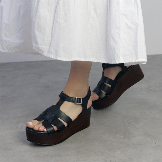 Quizette Black Leather Sandals