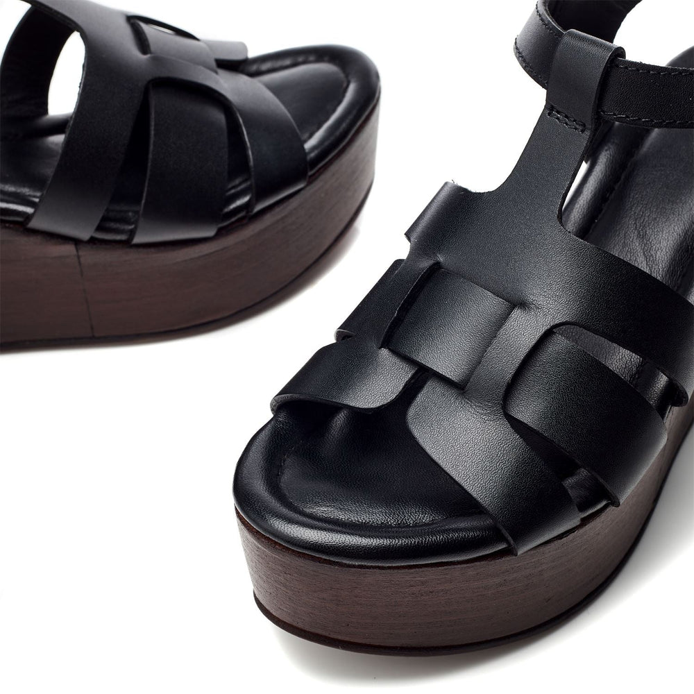Quizette Black Leather Sandals