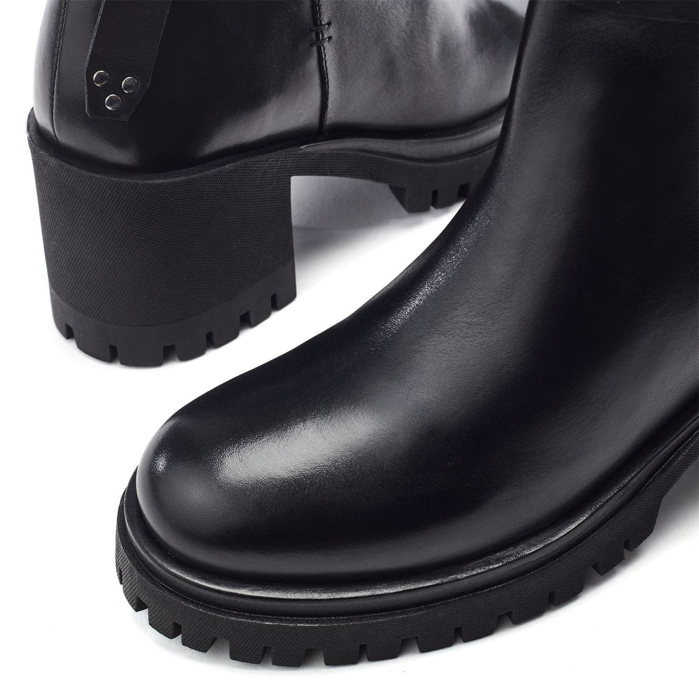 Sh Ariss Black Leather Boots
