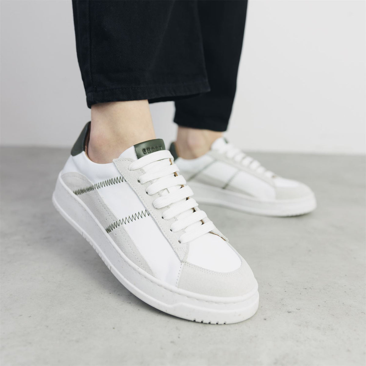 Sh Emery White Leather Trainers