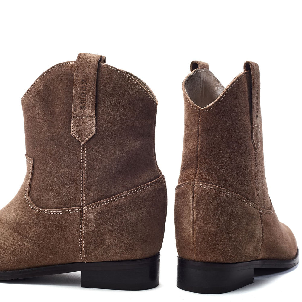 Sh Gallop Taupe Suede Boots