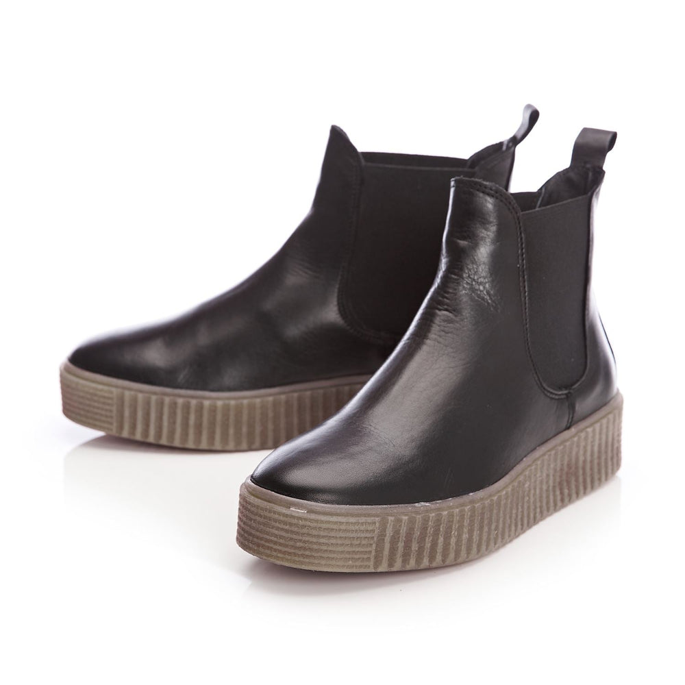 Sh Illom Black Leather Boots