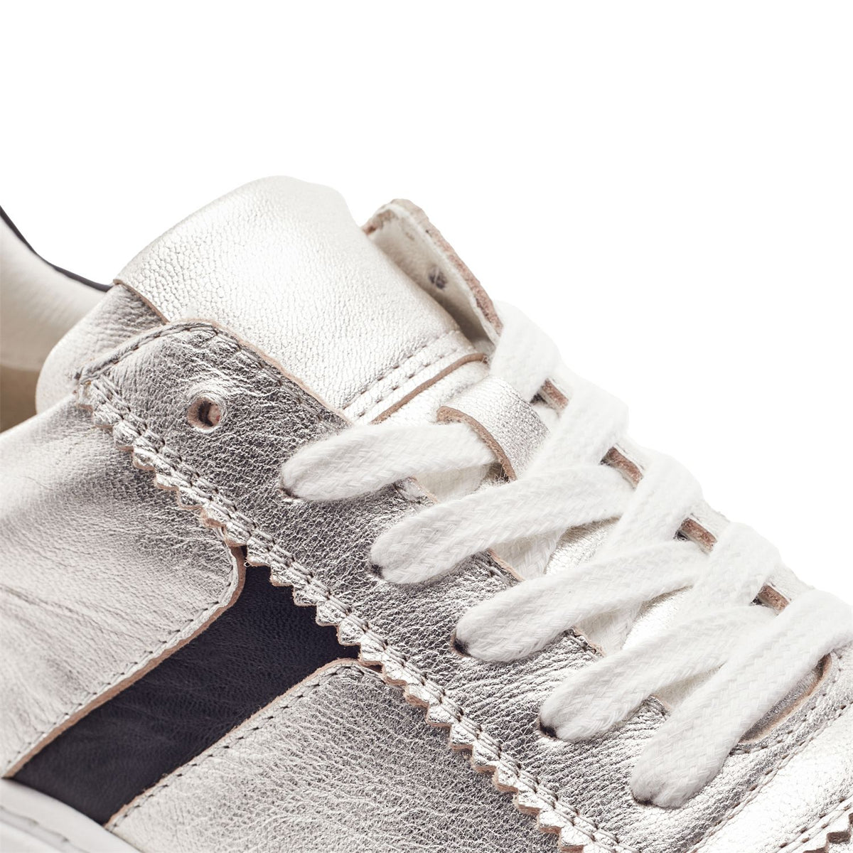 Sh Ire Silver Leather Trainers
