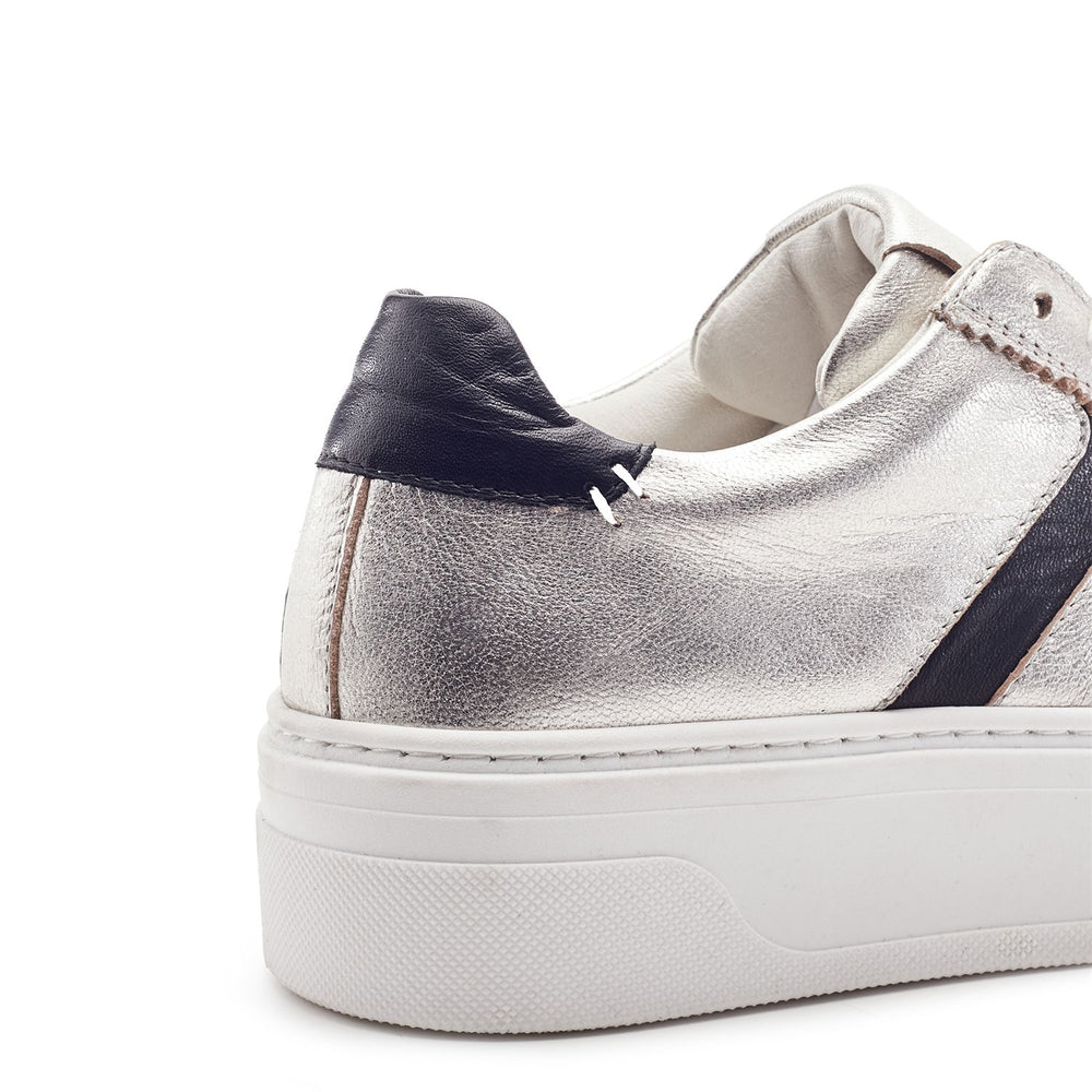 Sh Ire Silver Leather Trainers