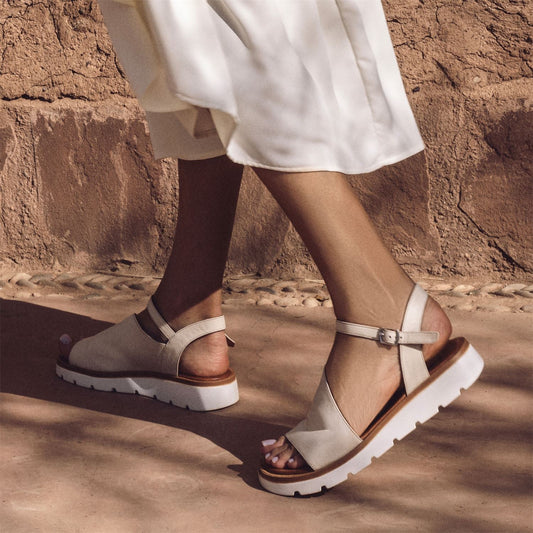 Sh Moire Off White Leather Sandals