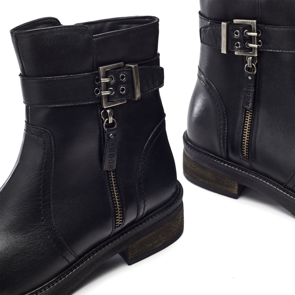 Sh Sherri Black Leather Boots